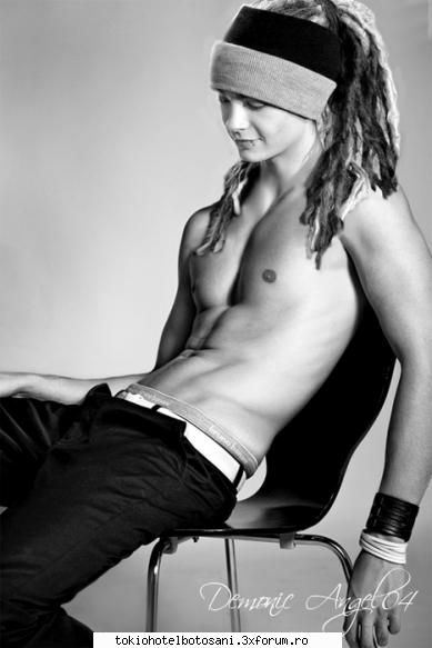 PoZe...2011.........!!!! - nu mi vine sa cred .......nu mi doaream sa vad - Tom Kaulitz(chitara)