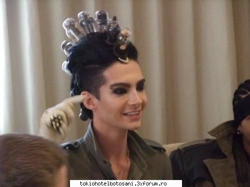 PoZe...2011.........!!!! - luisa - Tom Kaulitz(chitara)