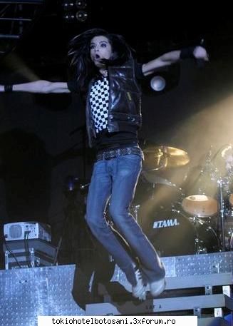 Poze cu Bill+comenatrii - bill: i believe i can flyyyyyyyyyyyyyyyyy - Poze