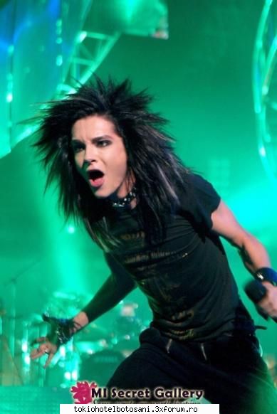Poze cu Bill+comenatrii - meyyyy ti-am zis sa no lashi sa intre!!!!!!! :x - Poze