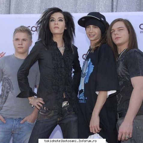 Poze cu Bill+comenatrii - bill: i'm 2 sexy 4 this world tom: ce imaginate - Poze