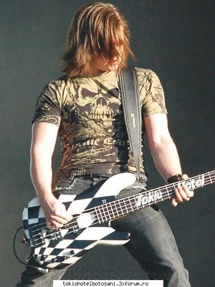 Schimbare de look - e cam veche faza....dar georg s-a tuns altfel si - Georg Listing(chitara bass)