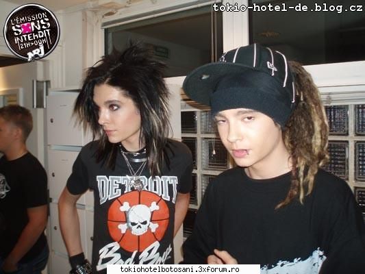 Tipa il copiaza pe Bill - shi eu am tot 1,70 m - Bill Kaulitz(vocal)