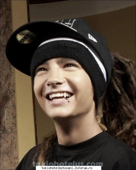 Tom a facut bubutza.... - exakt :)) mare branza o bubutzaa :)) vreau si eu - Tom Kaulitz(chitara)