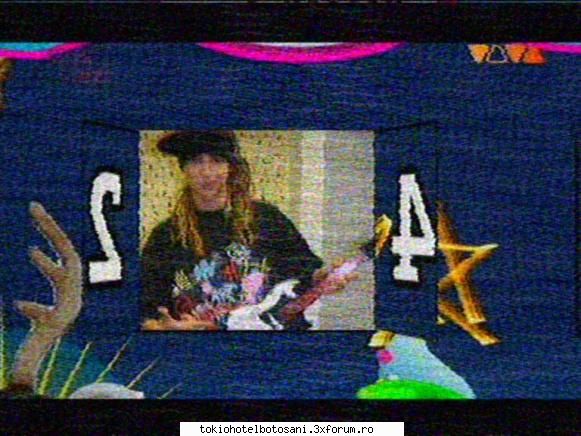 Tom si chitara - aici nu se prea vede chitara - Tom Kaulitz(chitara)