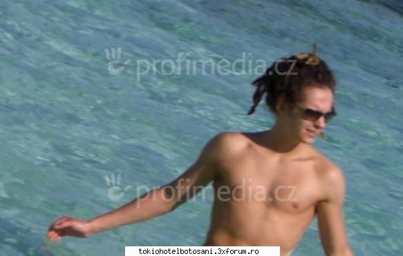 Vacanta in Maldive - abdomenu lu tom care trebe lucrat - Tokio Hotel