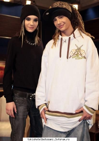 biografie - omg despre ce vorbim shi noi ..dar e - Tom Kaulitz(chitara)
