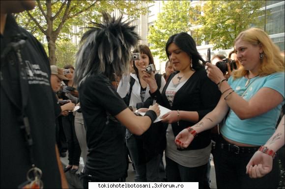ce ati face intr-o zi cu tom - bine ai venit t3o - Tom Kaulitz(chitara)