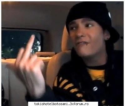 cel mai vesel mos craciu:)) - eram sarcastica draga:P.......dak jtii ce - Tom Kaulitz(chitara)