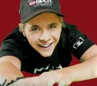 fun with gustav - Gu: hehehe... s-o fi prin Tom k i-am pus laxative - Gustav Schafer(tobe)