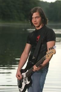 galerie georg - th4ever - Georg Listing(chitara bass)