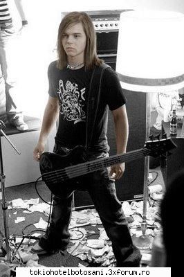 galerie georg - ElecktryzZza - Georg Listing(chitara bass)