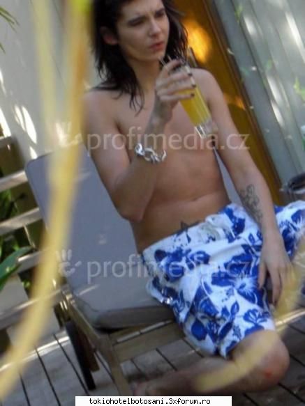 galery - parca s-a mai ingrasat bill - Bill Kaulitz(vocal)