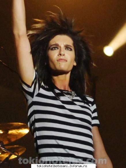 galery - toata loomea mainile sus!!! sa va vad!! rock one - Bill Kaulitz(vocal)