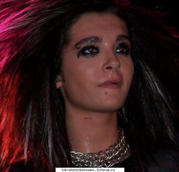 galery - ce ii curge machiajul - Bill Kaulitz(vocal)