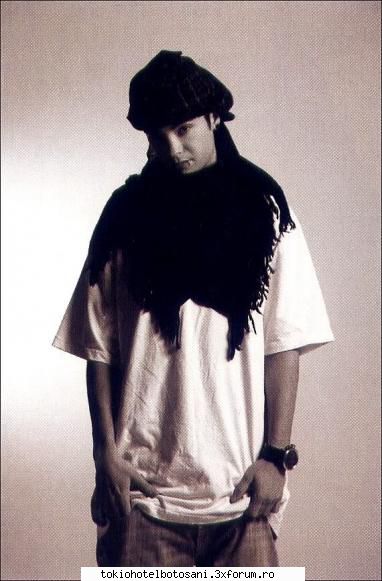 mamaaaa.....ce mrf e clipu`:X:X:X:X - mtaodmutza - Tom Kaulitz(chitara)