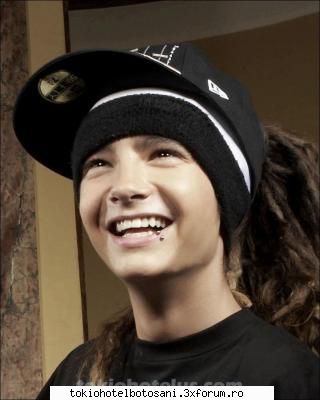 mamaaaa.....ce mrf e clipu`:X:X:X:X - da....numai ingerasi nu `s ei:))) - Tom Kaulitz(chitara)