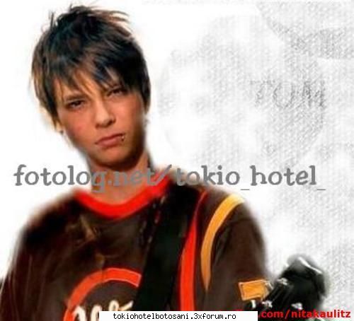 nelamuriri? - si mai am inca o poza ;zicetzi si voi dak va - Tom Kaulitz(chitara)