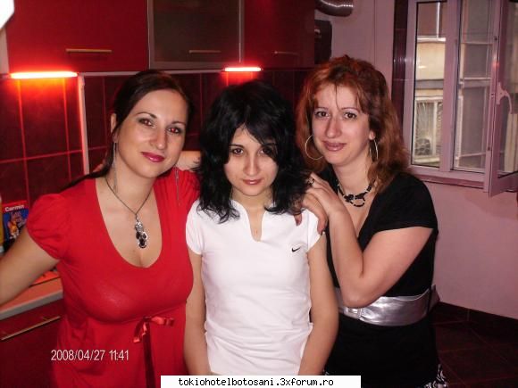photos with us ;) - cu surorile in bucatarie! sor-mea pana si ochii - Haideti sa ne cunoastem!