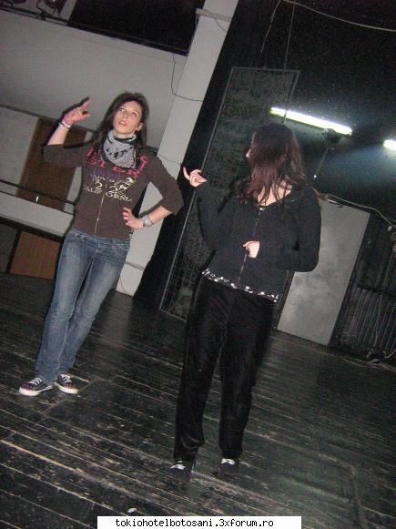 photos with us ;) - poze de la repetiti:))))))) ce fatza aveam:)) - Haideti sa ne cunoastem!