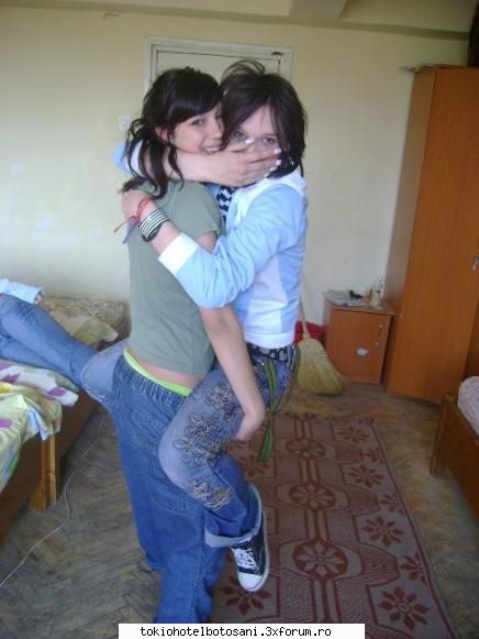photos with us ;) - Gia ti`am spuss ca Sula e.....=) vai de ea saraca - Haideti sa ne cunoastem!