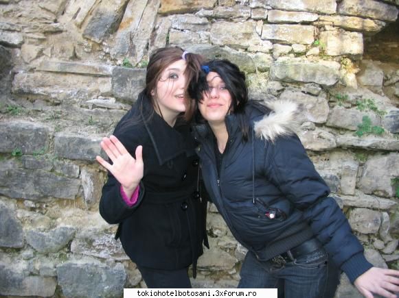 photos with us ;) - hehe dak vezi o poza chiar zici ca is ... :)) cu - Haideti sa ne cunoastem!