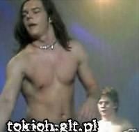 poze cu georg sau gustav---comice - na ma...ce numai Bill sa-i ridice tricoul?uite k - Poze