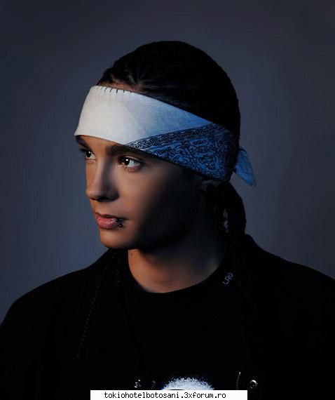 videoclipuri emotionale cu bill :X!!~~ - nici yop de tomitza` thoamne si nici nu vreau - Bill Kaulitz(vocal)