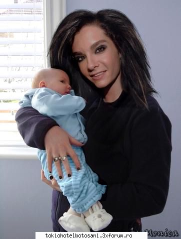 waw...bill :X - da .. este super - Bill Kaulitz(vocal)